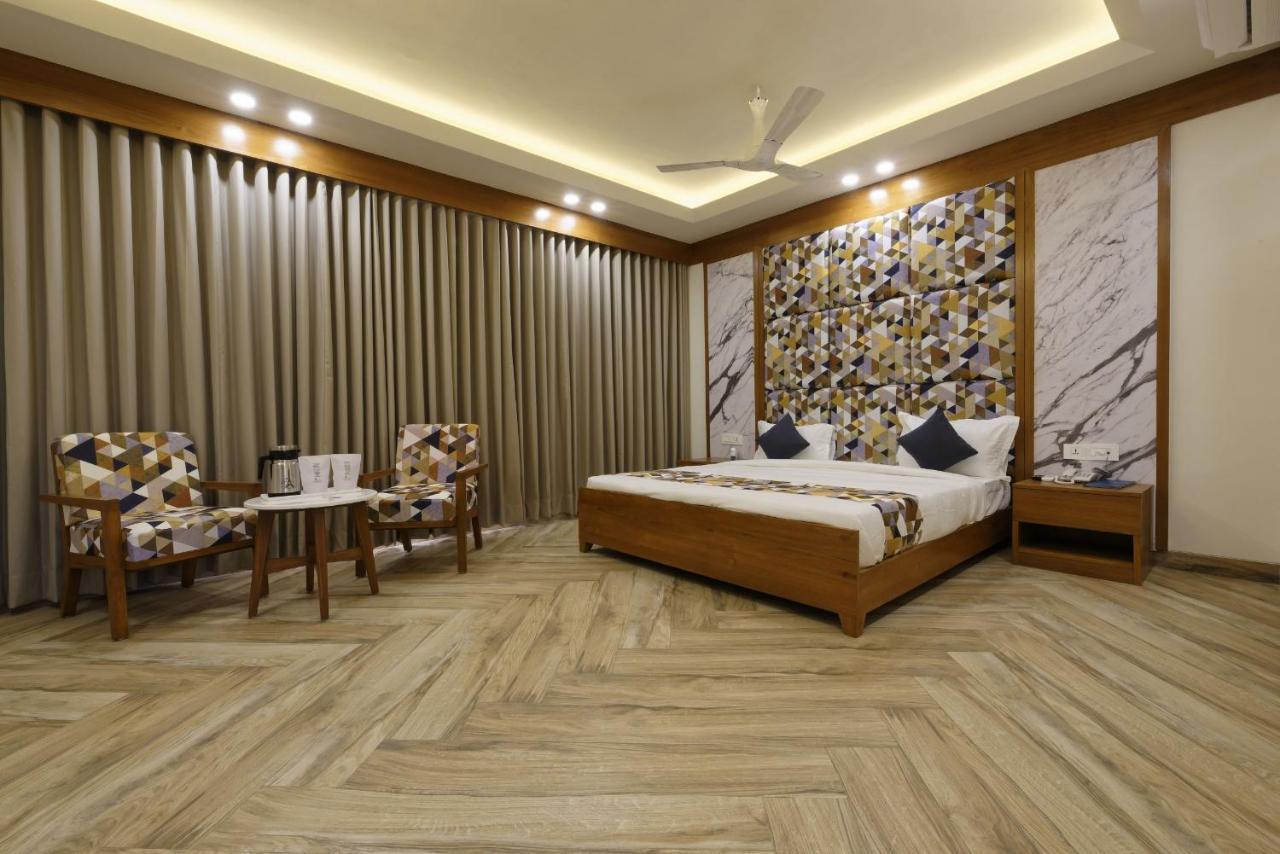 Hotel Flourish International Ahmedabad Exterior photo